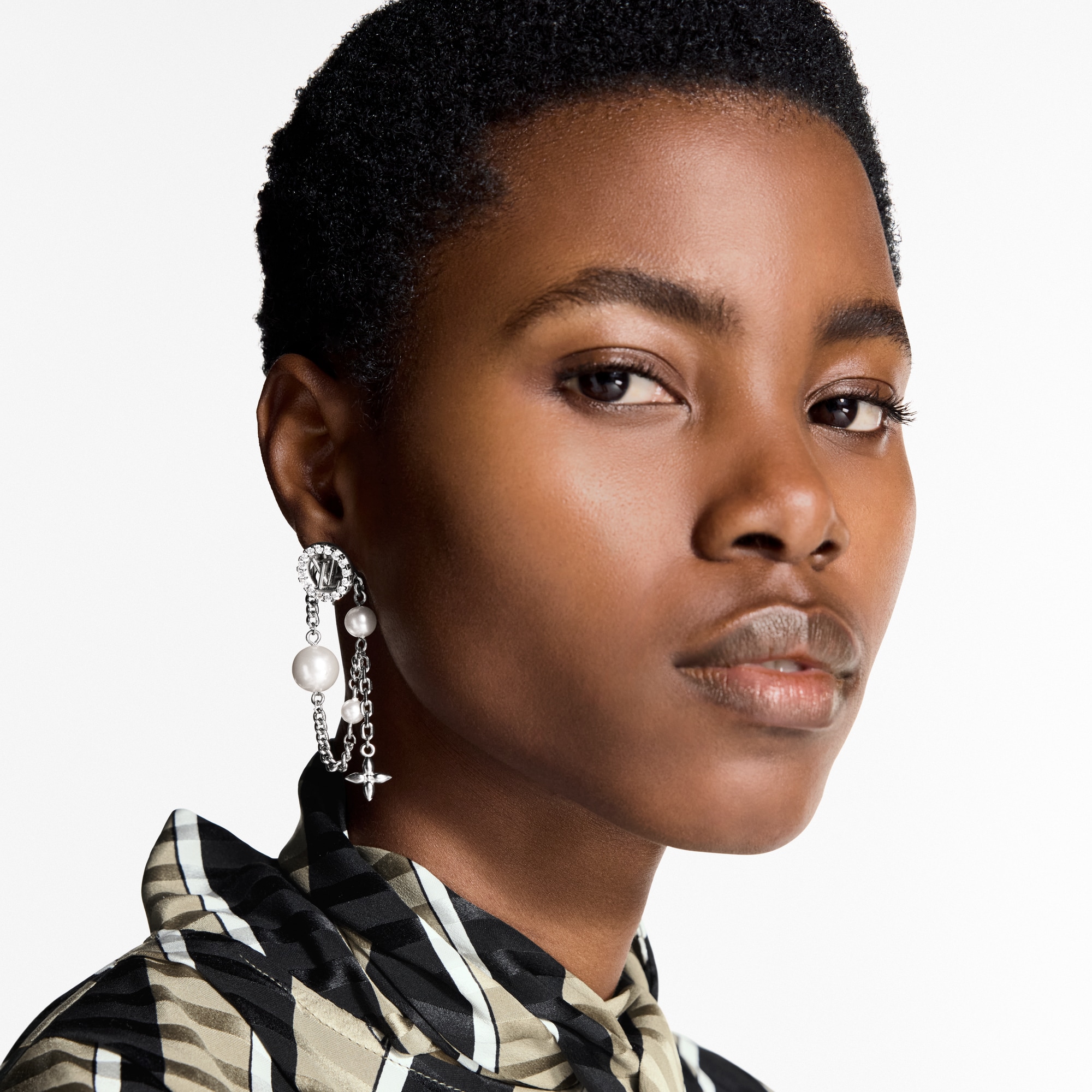 Midnight Pearl Earrings S00 - Fashion Jewelry | LOUIS VUITTON Midnight Pearl Earrings S00 - Fashion Jewelry | LOUIS VUITTON